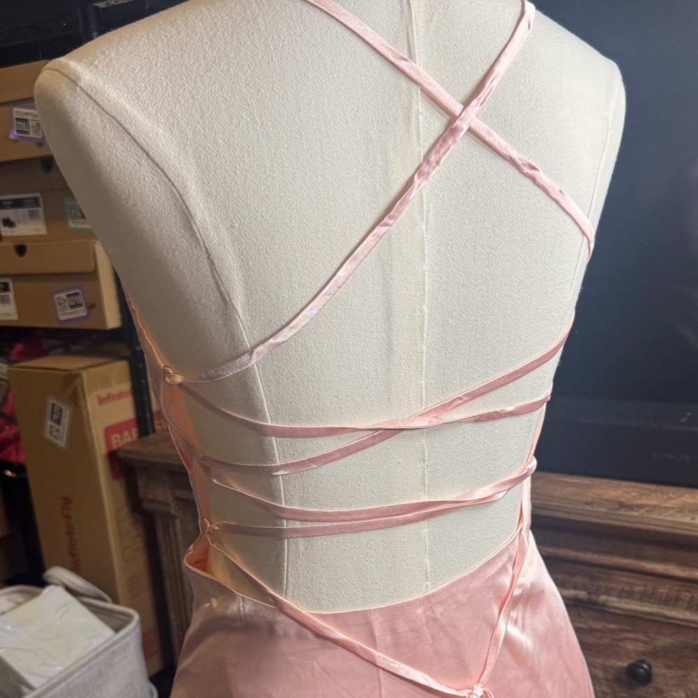 Elegant Pink Satin Dress - Picture 6 of 8